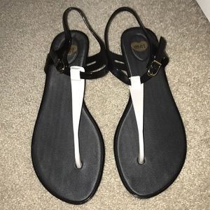 NWOT black & white gel sandals